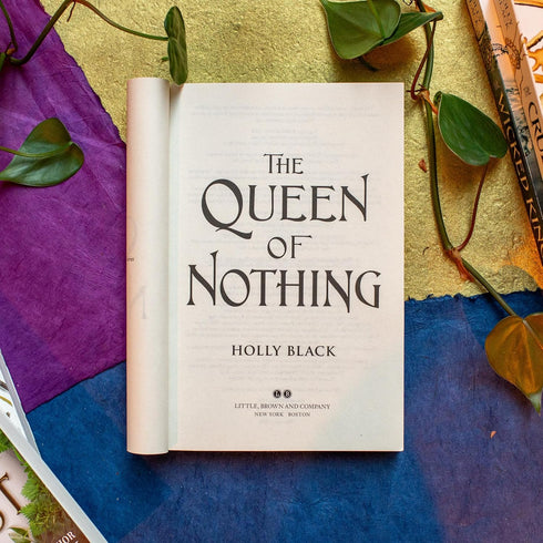 THE QUEEN OF NOTHING - BLACK. HOLLY