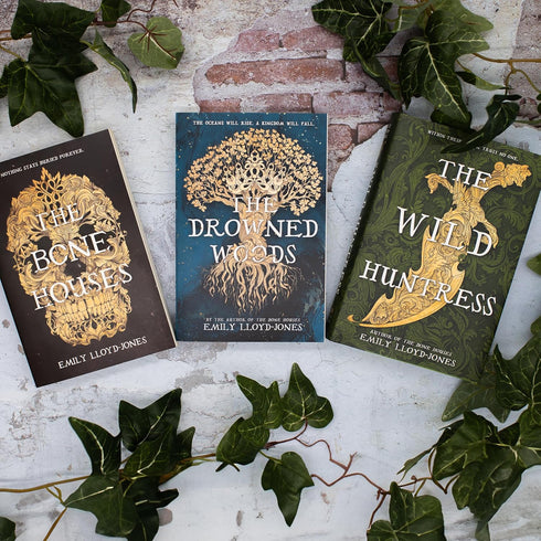 THE WILD HUNTRESS - LLOYD-JONES. EMILY