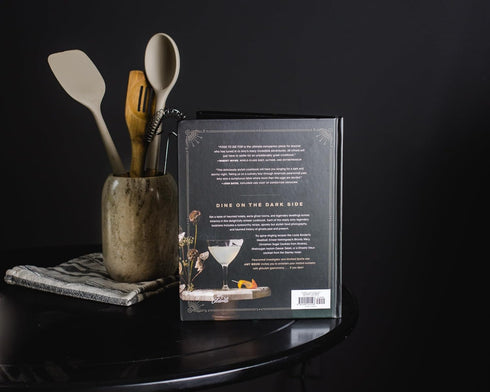 FOOD TO DIE FOR: RECIPIES & STOIRES FROM AMERICA'S MOST LEGENDARY HAUNTED PLACE