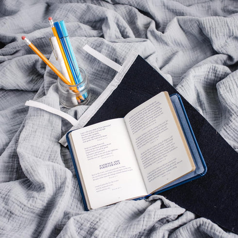 GOD'S PROMISES FOR GRADUATES: CLASS OF 2025 (NAVY, NKJV) - COUNTRYMAN. JACK