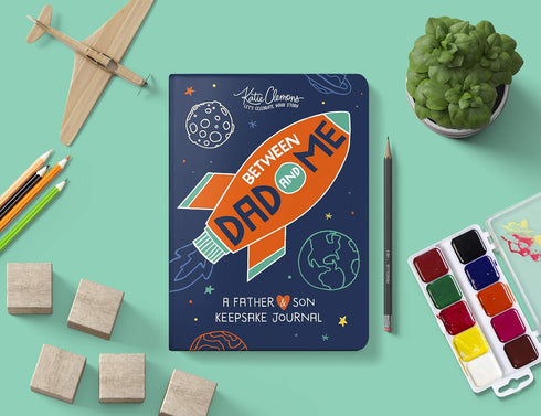 BETWEEN DAD AND ME: A FATHER AND SON KEEPSAKE JOURNAL - CLEMONS. KATIE