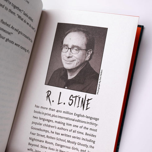 NIGHTMARE ON NIGHTMARE STREET - STINE. R. L.