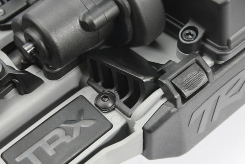 SLASH 4X4 W/USB-C BLACK (1/16) 70054-8-BLK