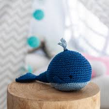 HOOKED AMIGURUMI WHALE