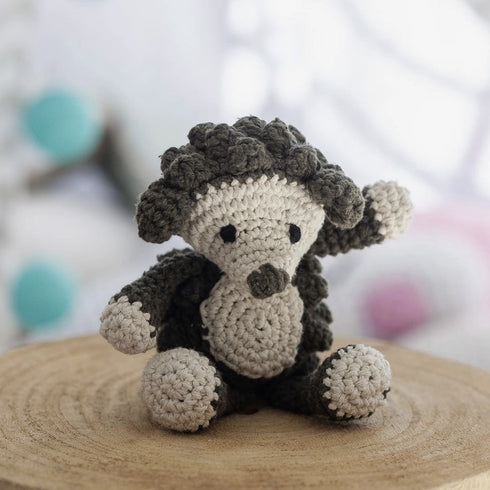 HOOKED AMIGURUMI HEDGEHOG