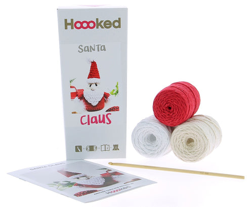 HOOKED AMIGURUMI WINTER BEAR