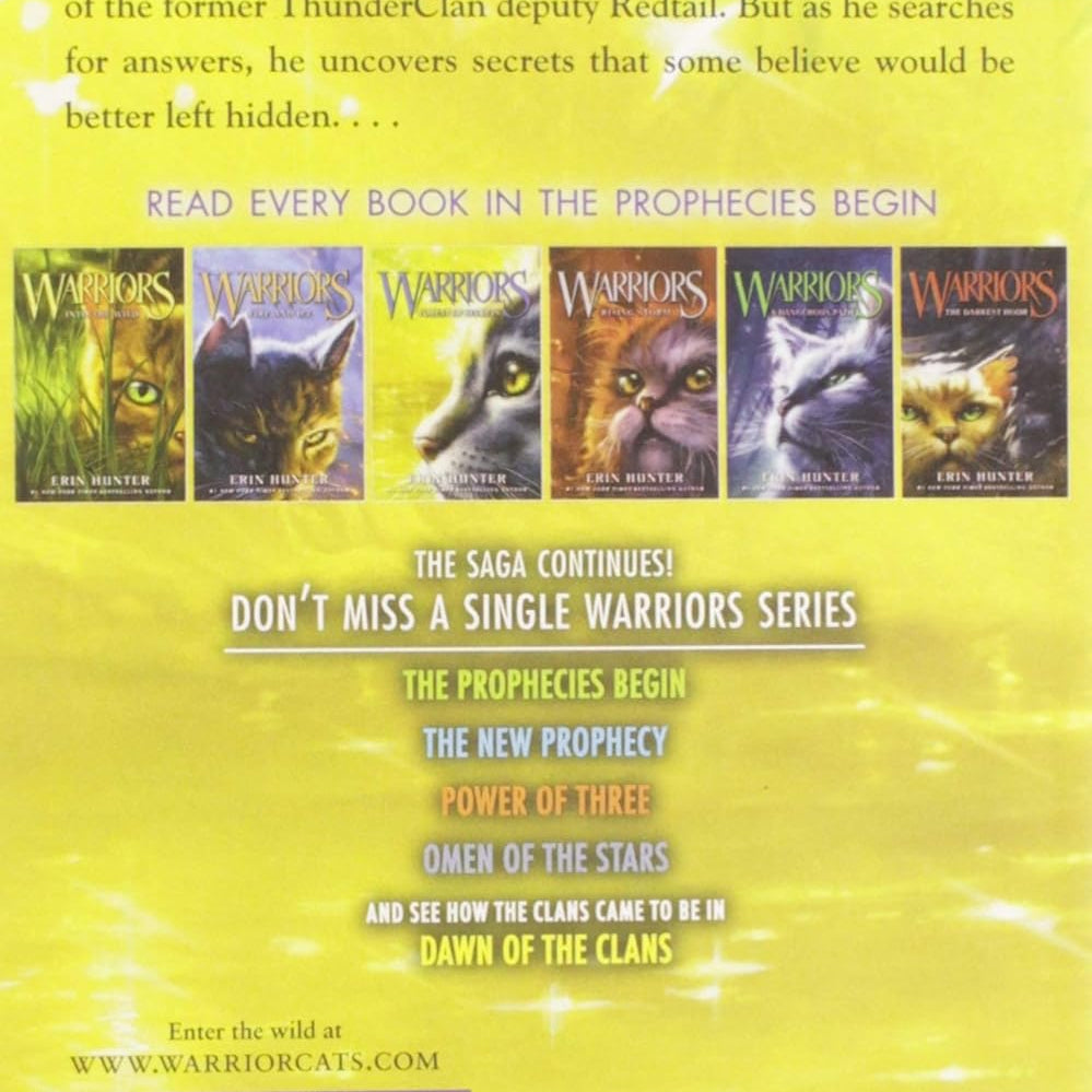 WARRIORS #3: FOREST OF SECRETS - HUNTER. ERIN ; STEVENSON. DAVE CHILDRENS BOOKS 9780062366986_1
