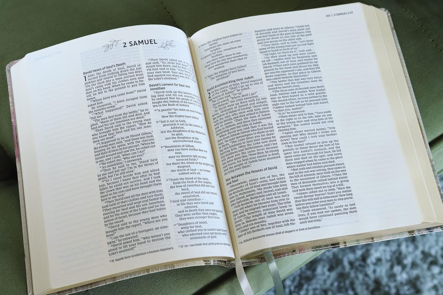 Niv, Artisan Bible, Leathersoft, Multi-Color/Cream, Red Letter, Comfort Print 20 9780310460572_5
