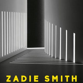 Intimations: Six Essays by Smith. Zadie 9780593297612