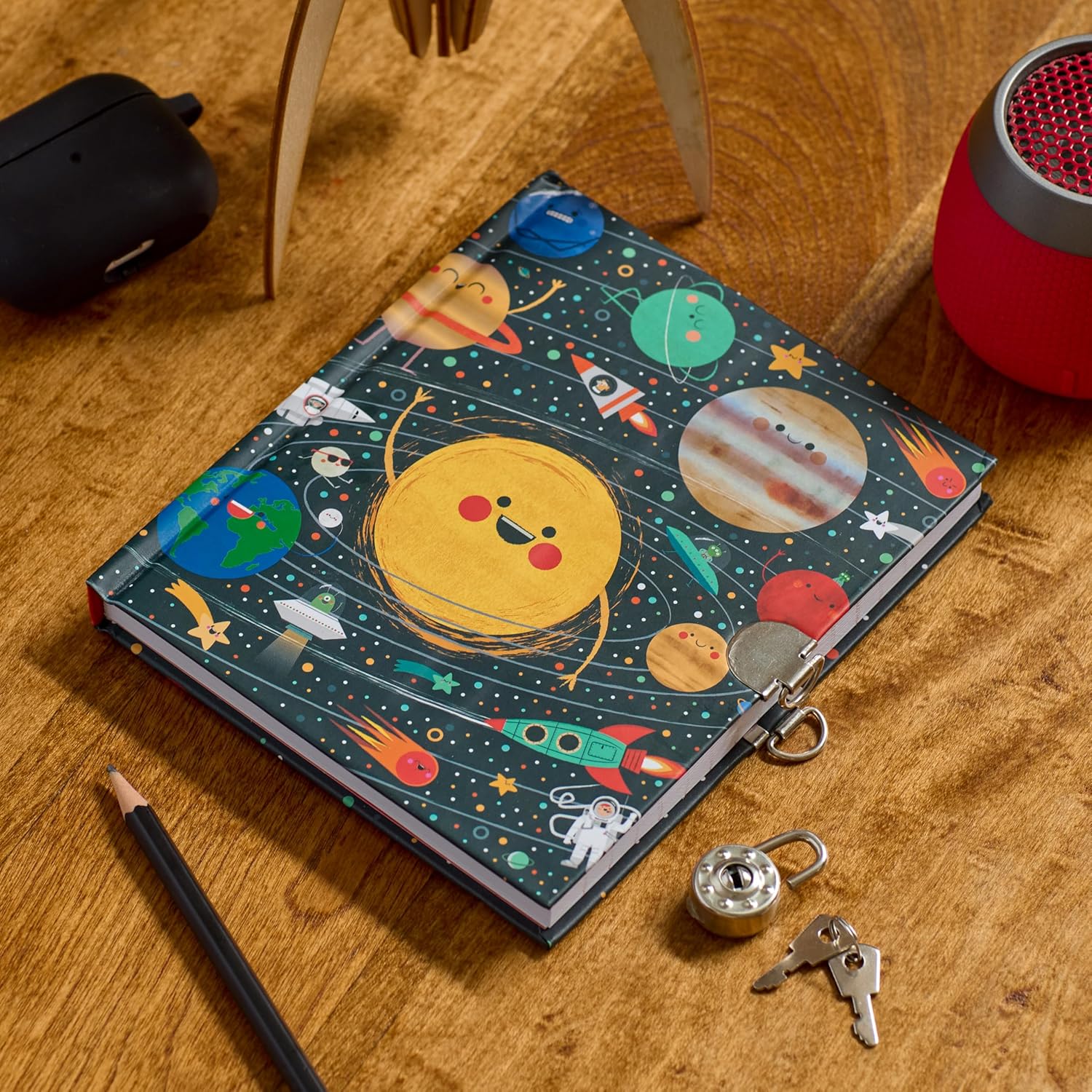 Solar System Locked Diary 9780735378742_5
