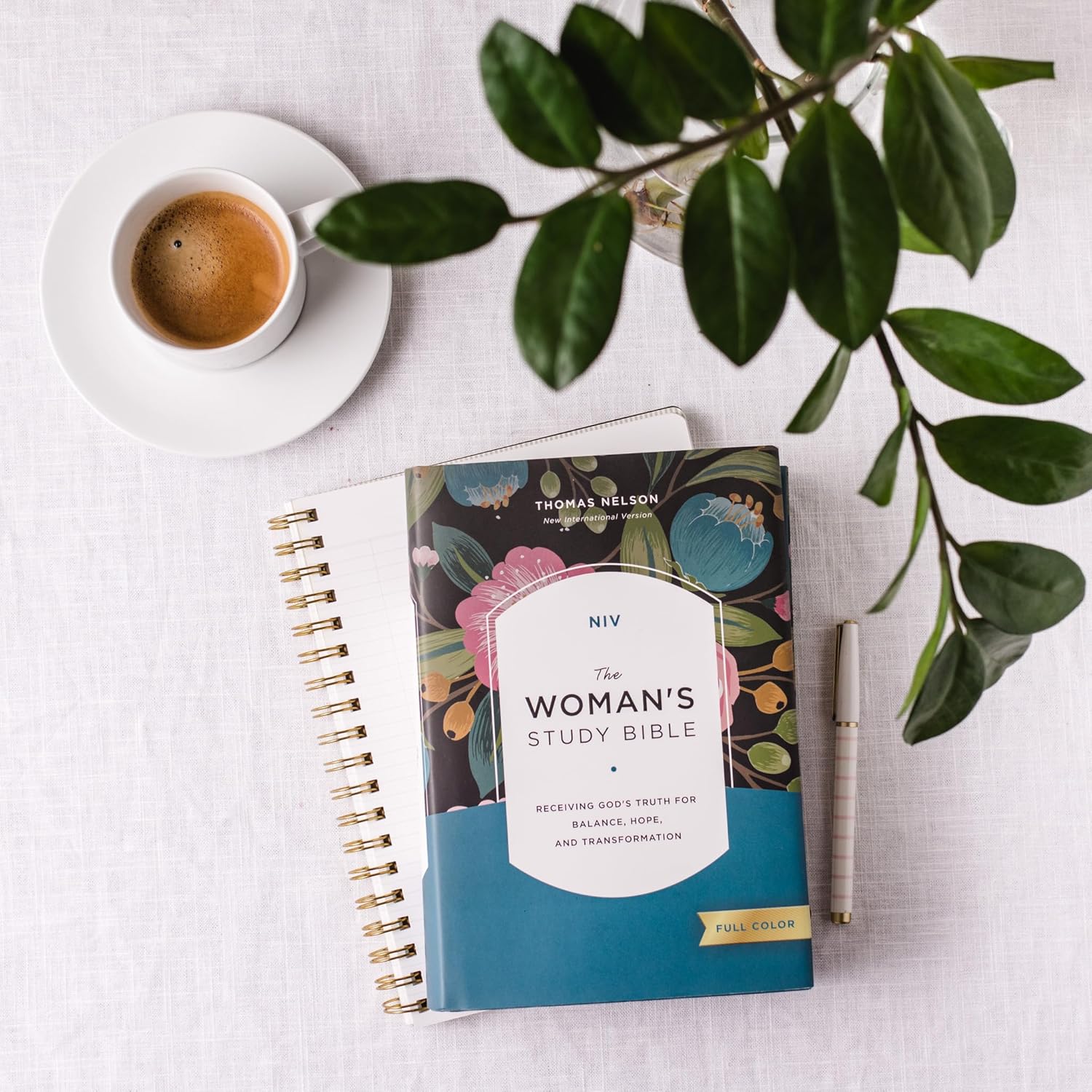 Niv Women's Study Bible by Patterson. Dorothy Kelley; Thomas Nelson 20 9780785212379_1