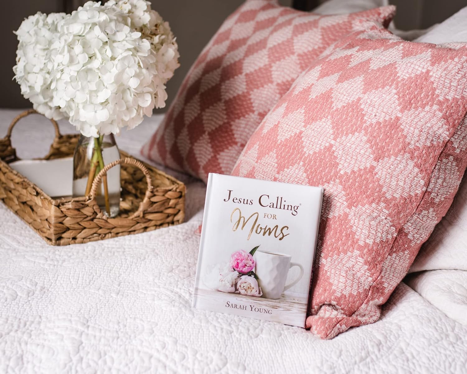 Jesus Calling For Moms, Padded Hardcover, With Full Scriptures: Devotions For St 9781400229369_5