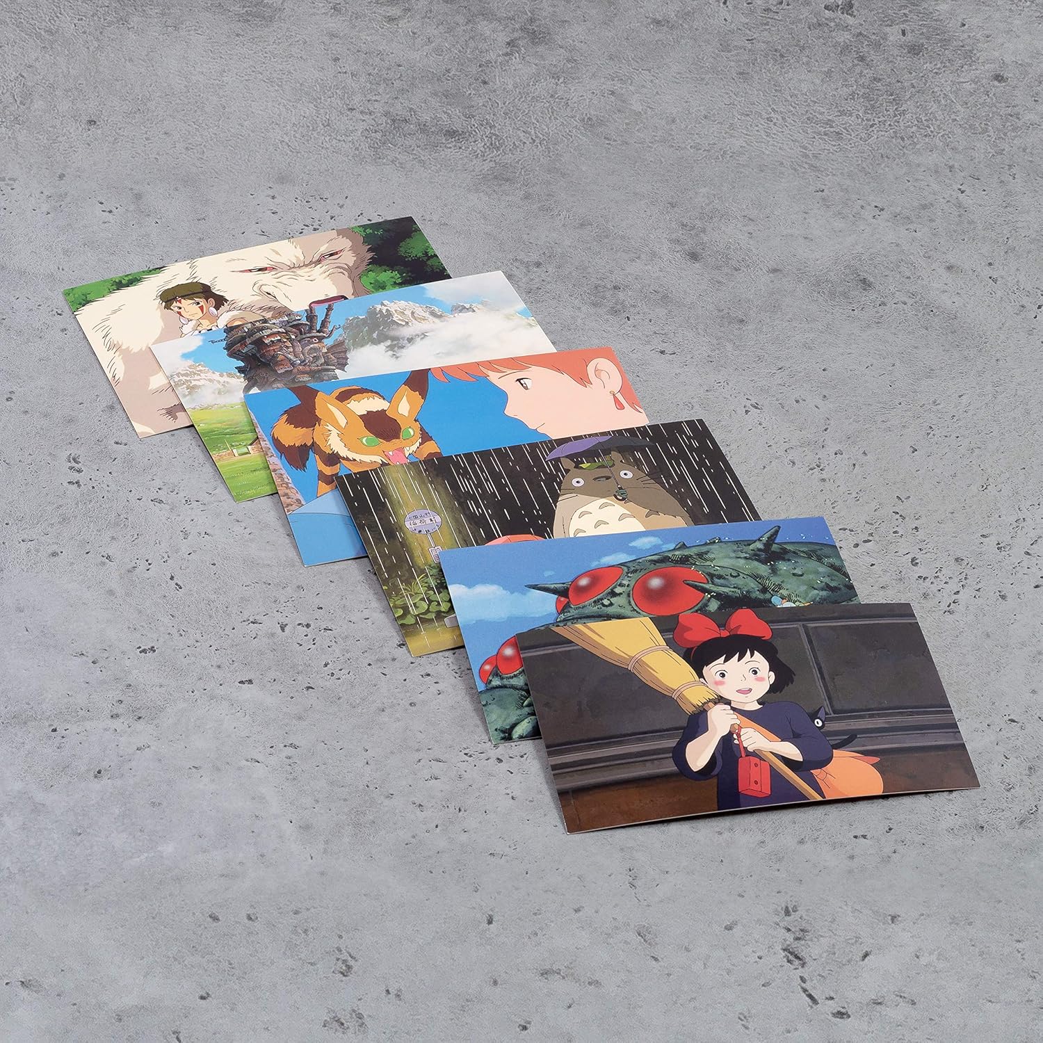 Studio Ghibli: 100 Collectible Postcards 9781452168661_6