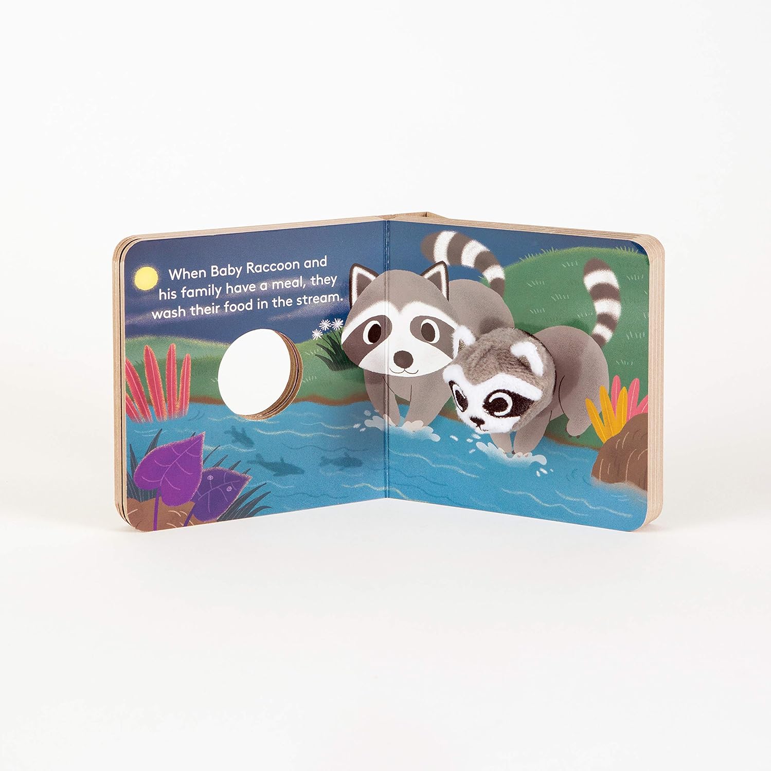 Baby Raccoon: Finger Puppet Book by Chronicle Books 9781452170800_4