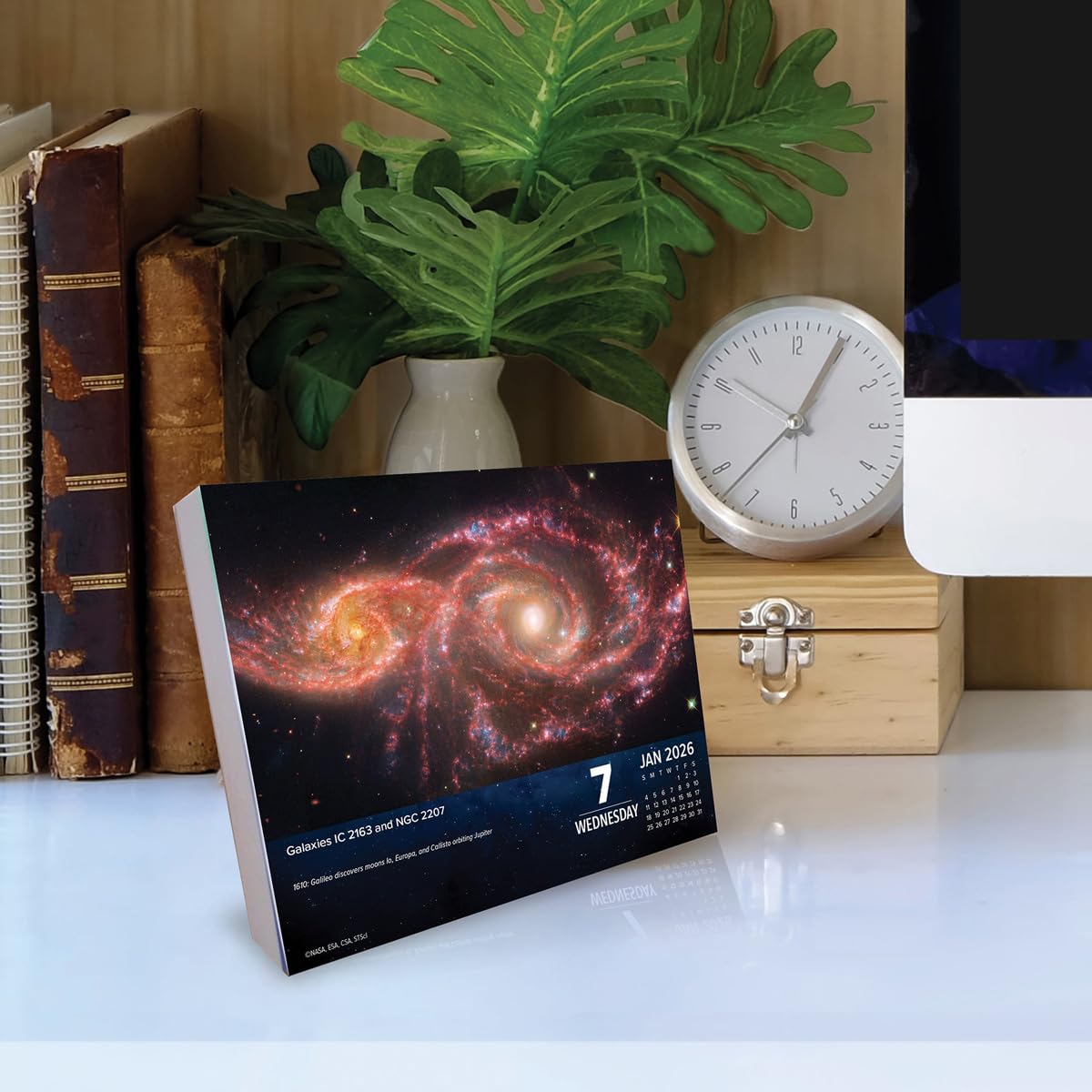 2026 Astronomy Daily Boxed Calendar 9781549253911_2