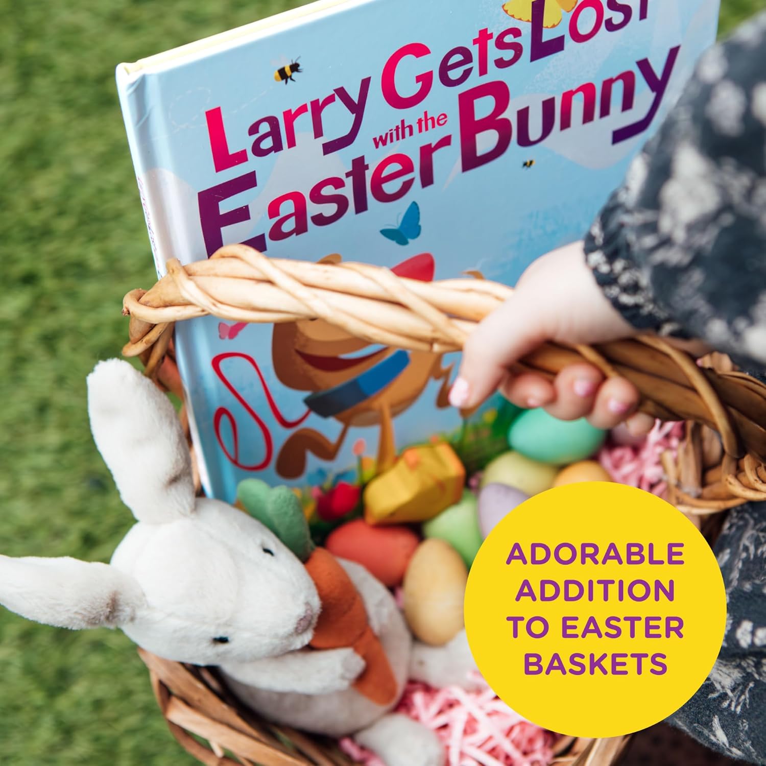 Larry Gets Lost With The Easter Bunny by Mullin. Michael; Skewes. John 20 9781632176318_2