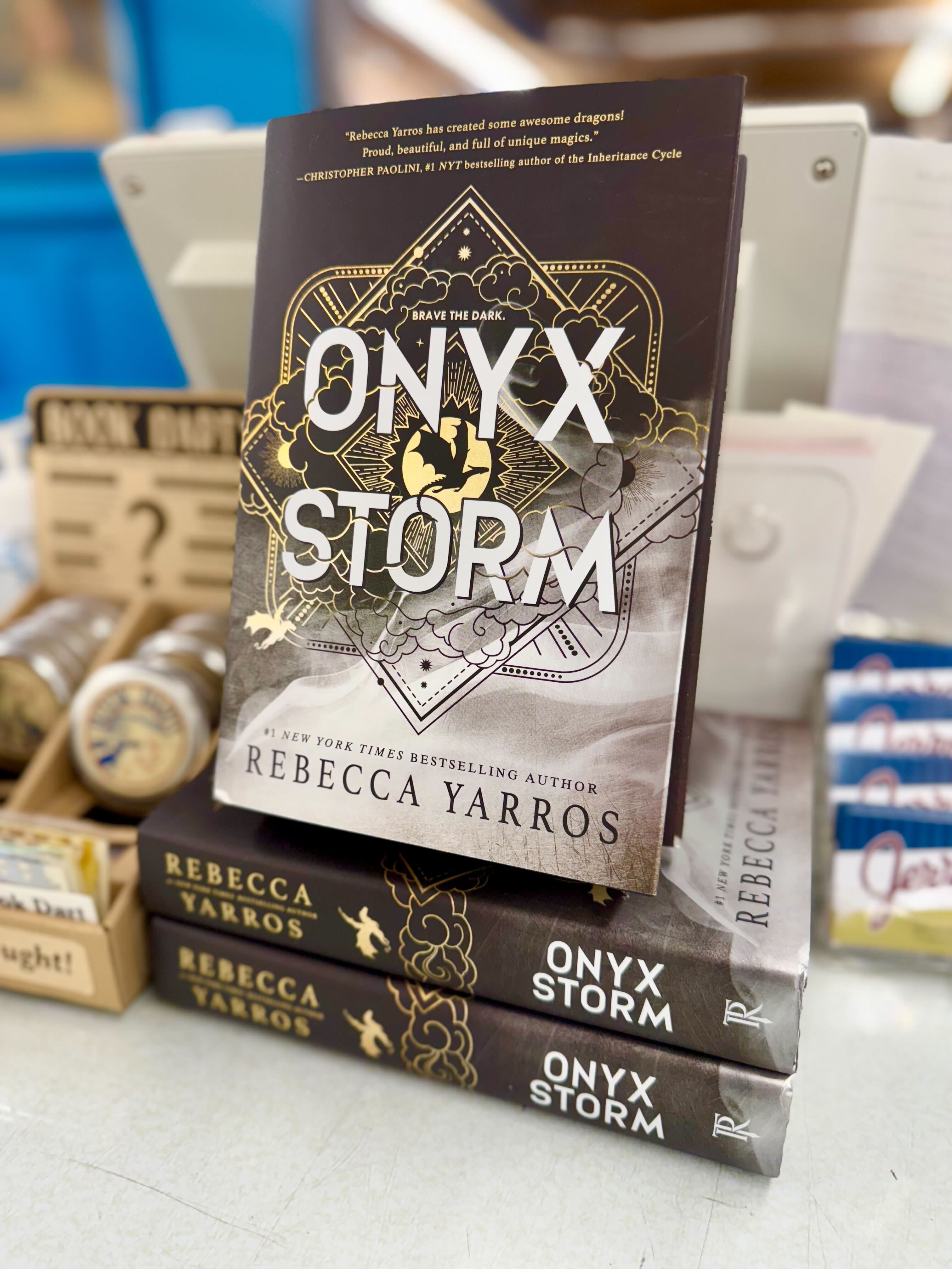ONYX STORM: EMPYREAN #3 (DELUXE LIMITED ED) - YARROS. REBECCA 9781649374189_1