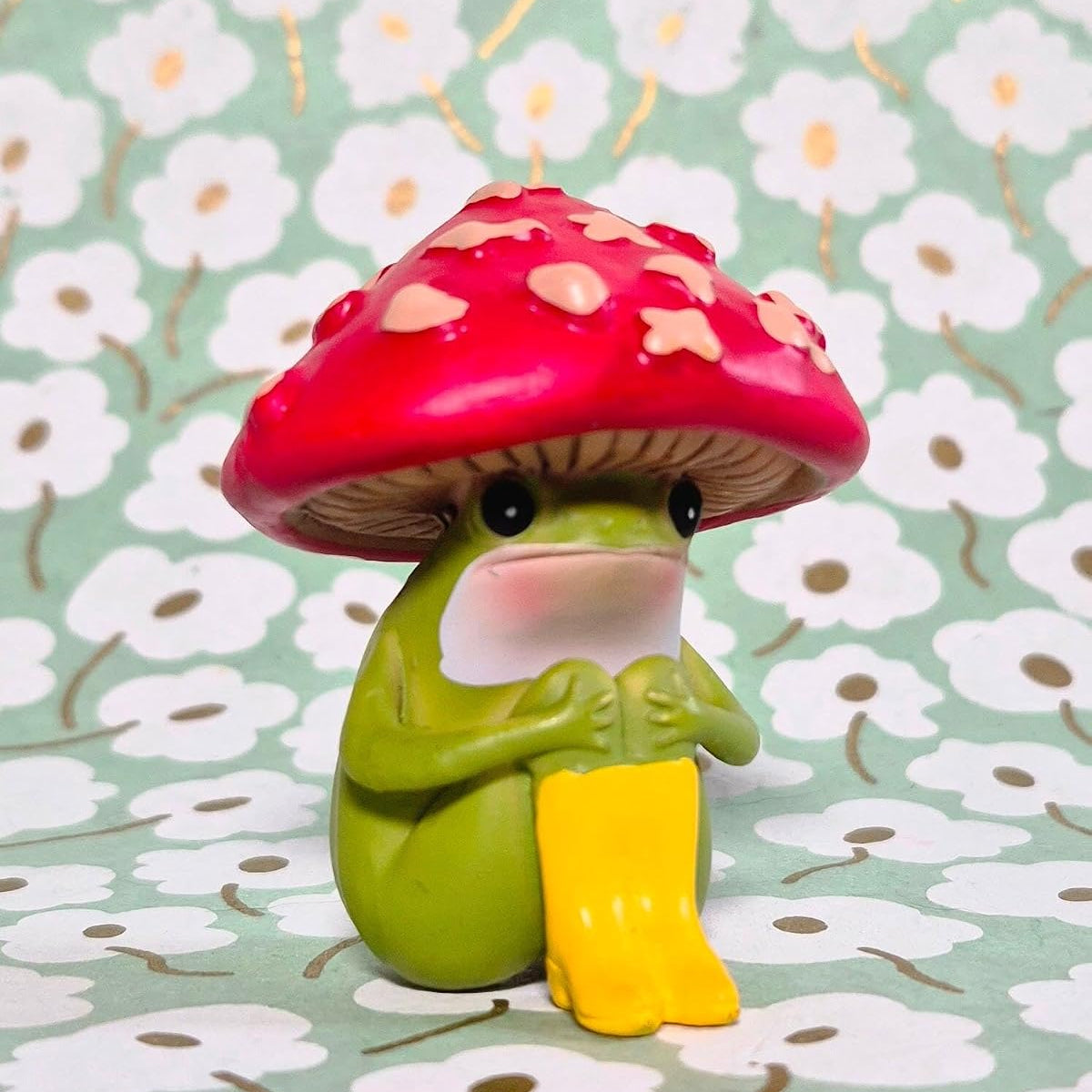 The Little Frog Mini Figurine by Eequay. Maybell 20 9798894142593_1