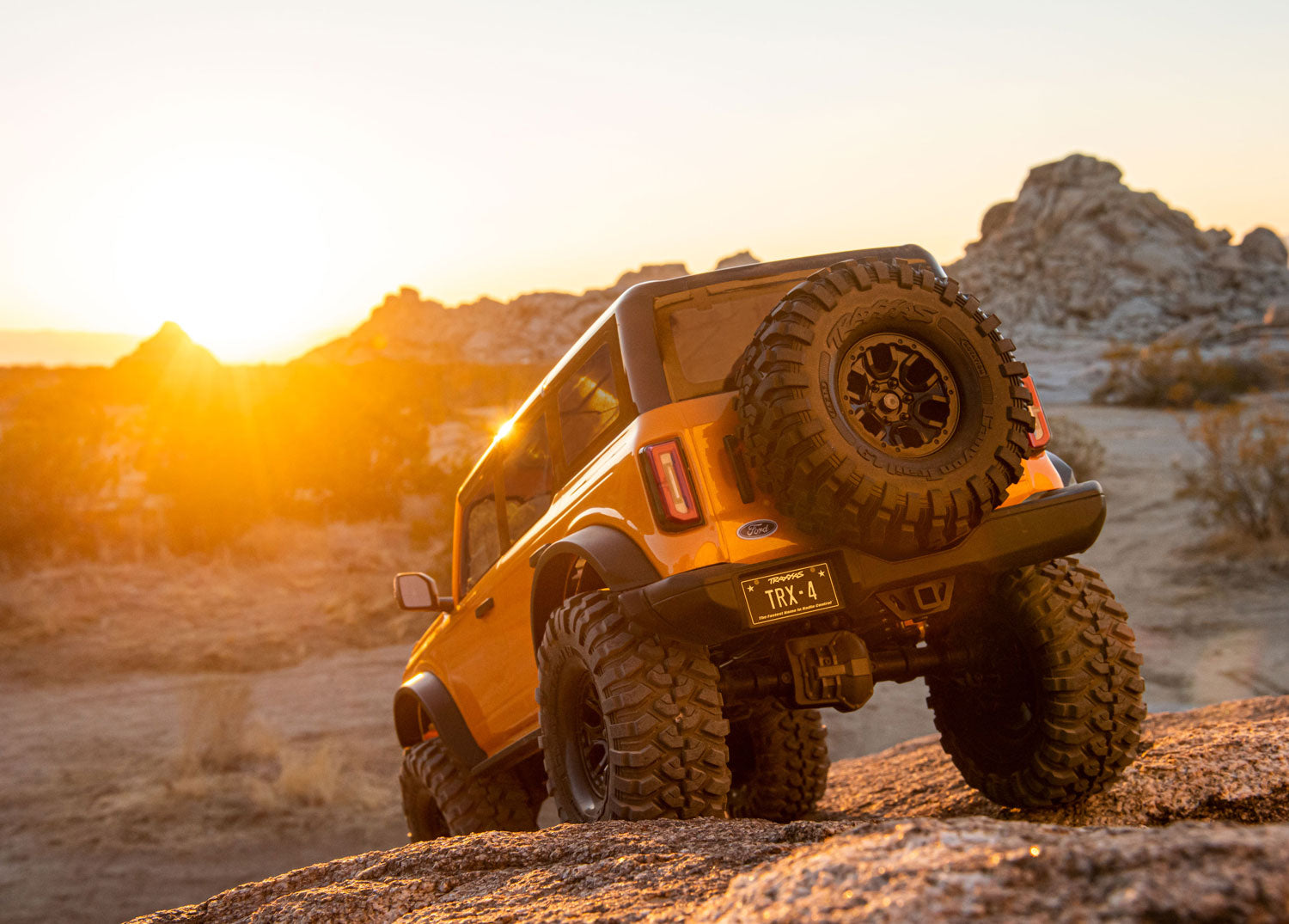 Traxxas TRX-4 2021 Ford Bronco Crawler RC Vehicle (1/10) - Orange (92076-4-Orng) CW-10613_16