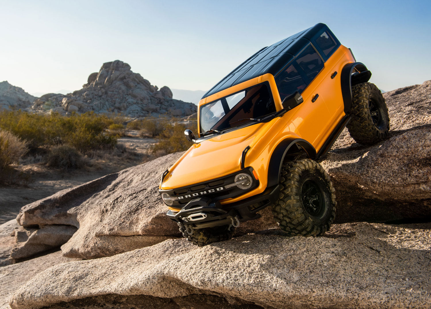 Traxxas TRX-4 2021 Ford Bronco Crawler RC Vehicle (1/10) - Orange (92076-4-Orng) CW-10613_17