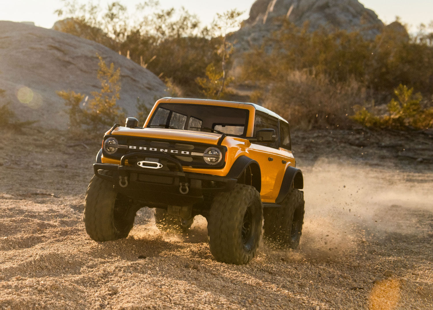 Traxxas TRX-4 2021 Ford Bronco Crawler RC Vehicle (1/10) - Orange (92076-4-Orng) CW-10613_18