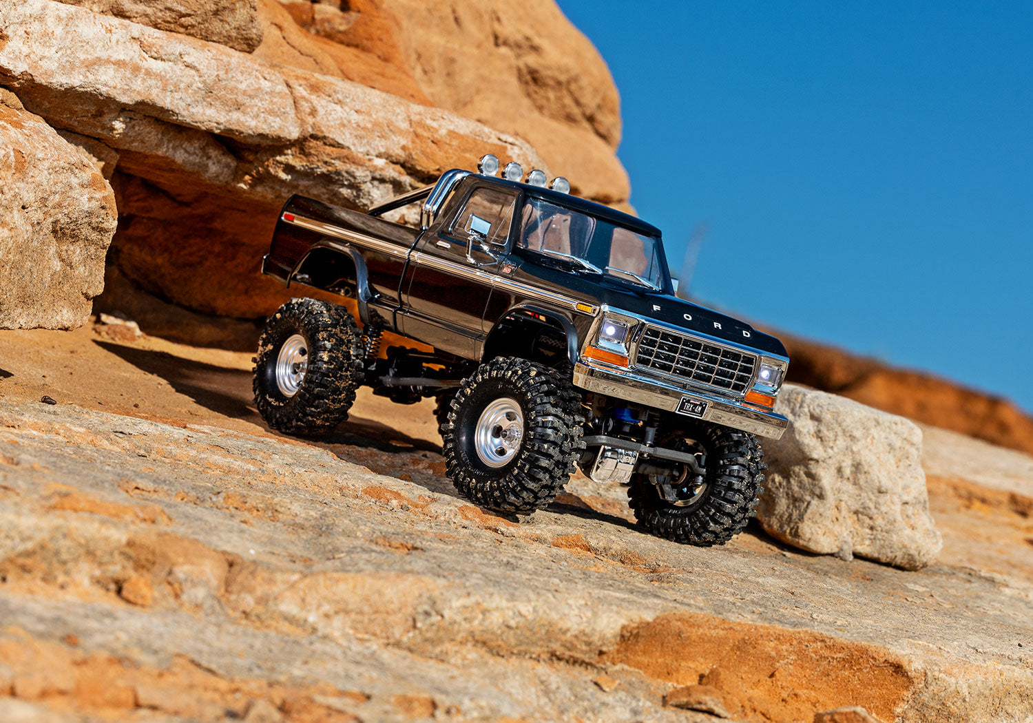 Traxxas TRX-4M F-150 High Trail Edition RC Vehicle (1/18) - Black (97044-1-Blk) CW-13000_2