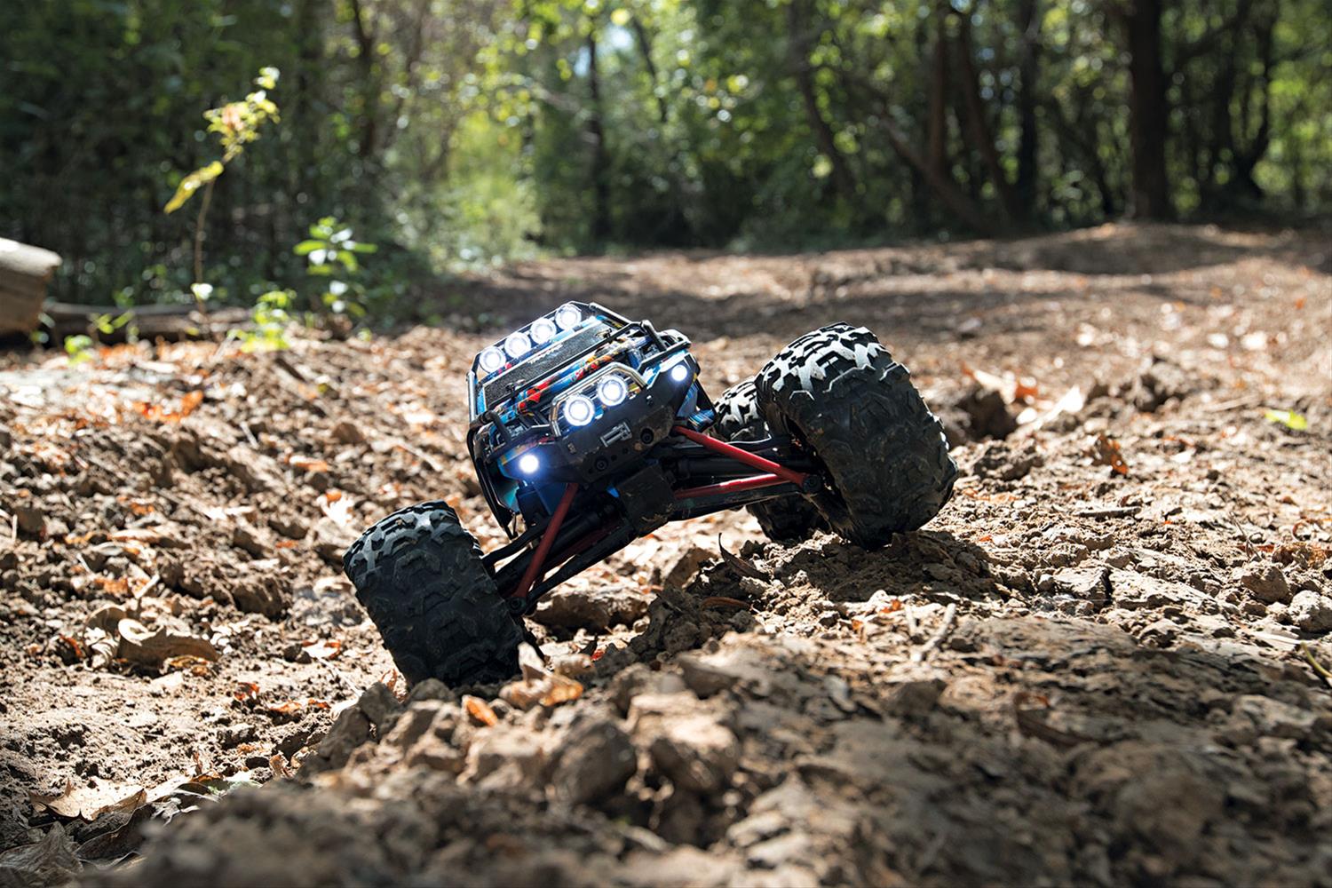 Traxxas Summit 4WD Extreme Terrain Monster Truck RC Vehicle (1/16) - 72054-5-RNR CW-13021_8
