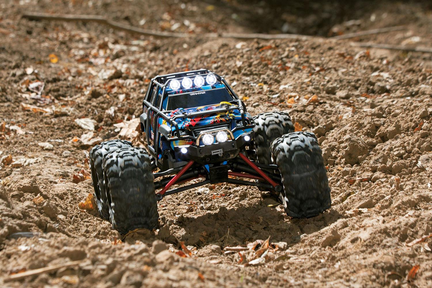 Traxxas Summit 4WD Extreme Terrain Monster Truck RC Vehicle (1/16) - 72054-5-RNR CW-13021_9