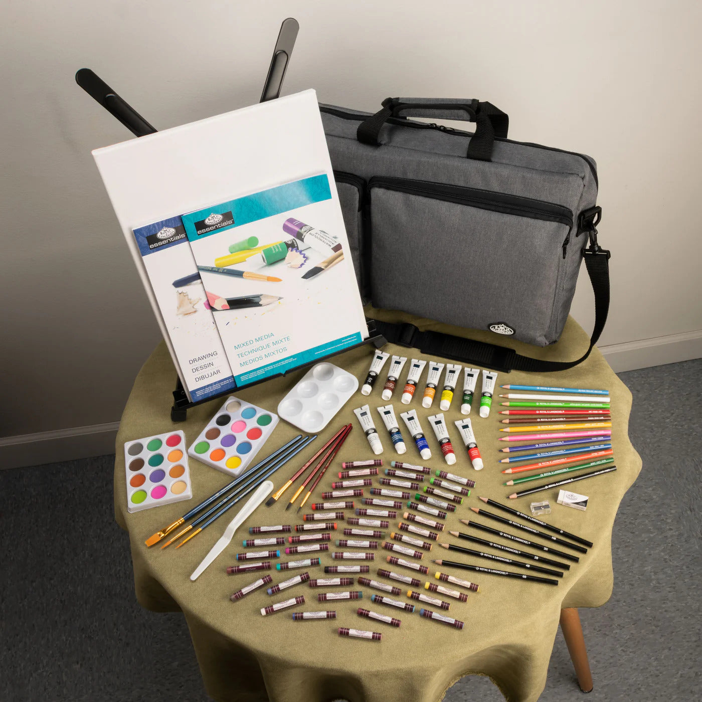 164 Piece Mixed Media Studio JB-43929_3