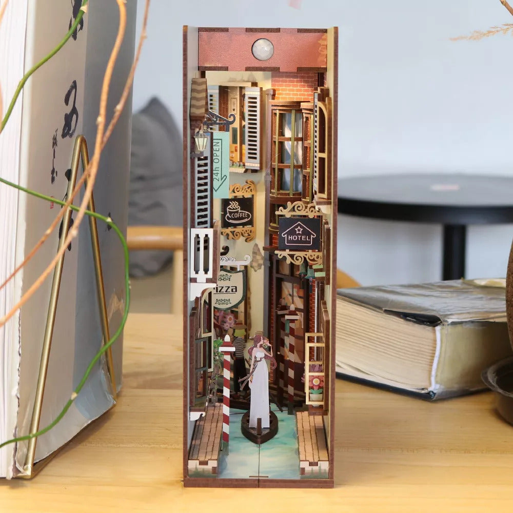 Diy Bookend Puzzle Romantic Venice Book Nook MW-21351_2