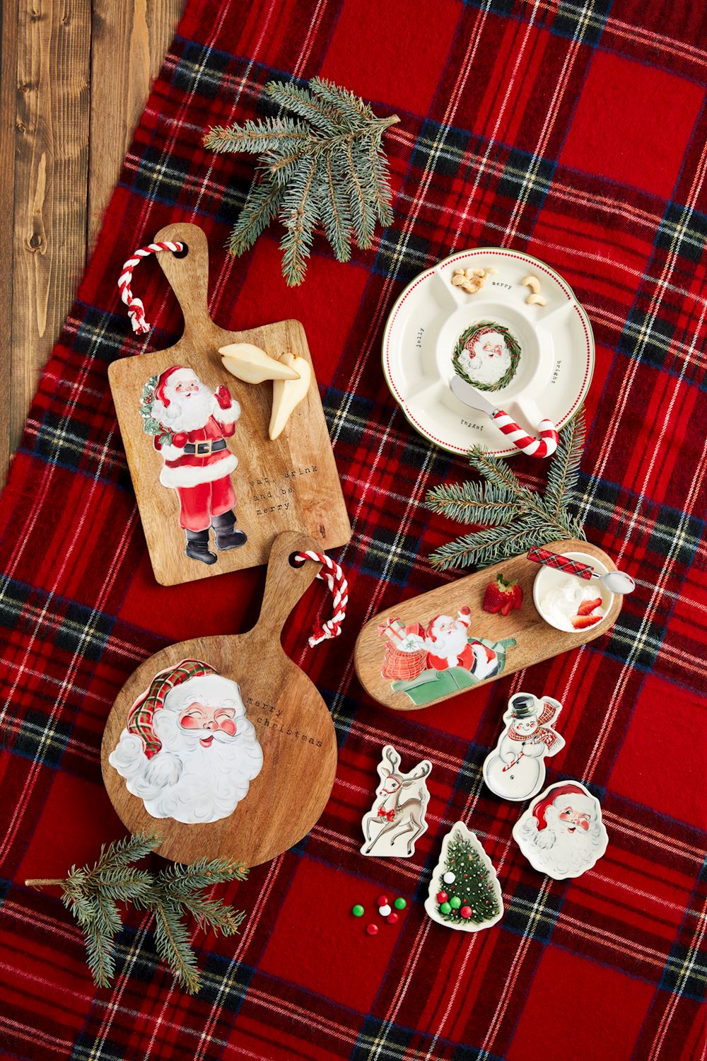 Classic Christmas Tidbit Tray MW-21546_03b1adf2-af36-48ed-88fa-ec1fdd0a39e3