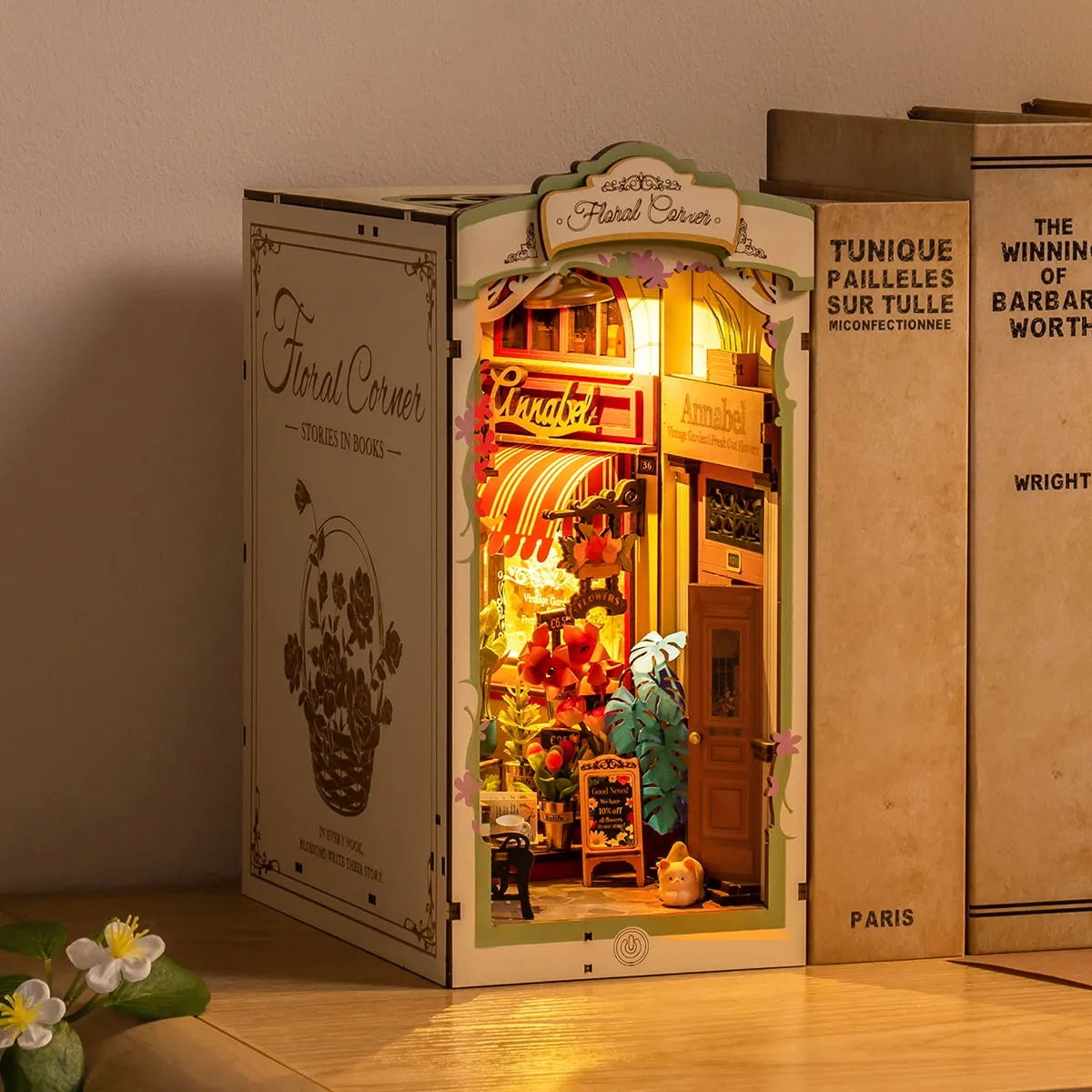 Floral Corner Street Book Nook MW-21649_ac3e1399-d1cc-4203-b517-a63e50369c08