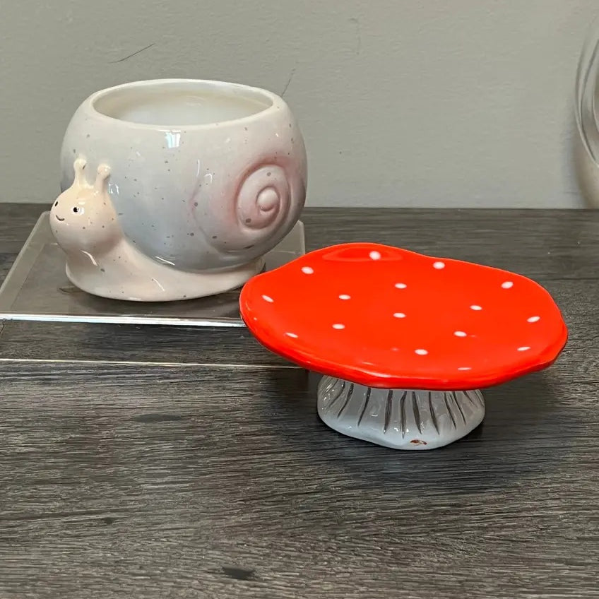 Snail Mushroom Planter MW-22115_a4c80fc9-59f4-4798-a111-adf0cd5da229