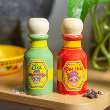 Kikkerland Hot Sauce Salt & Pepper Shakers 50 MW-22907